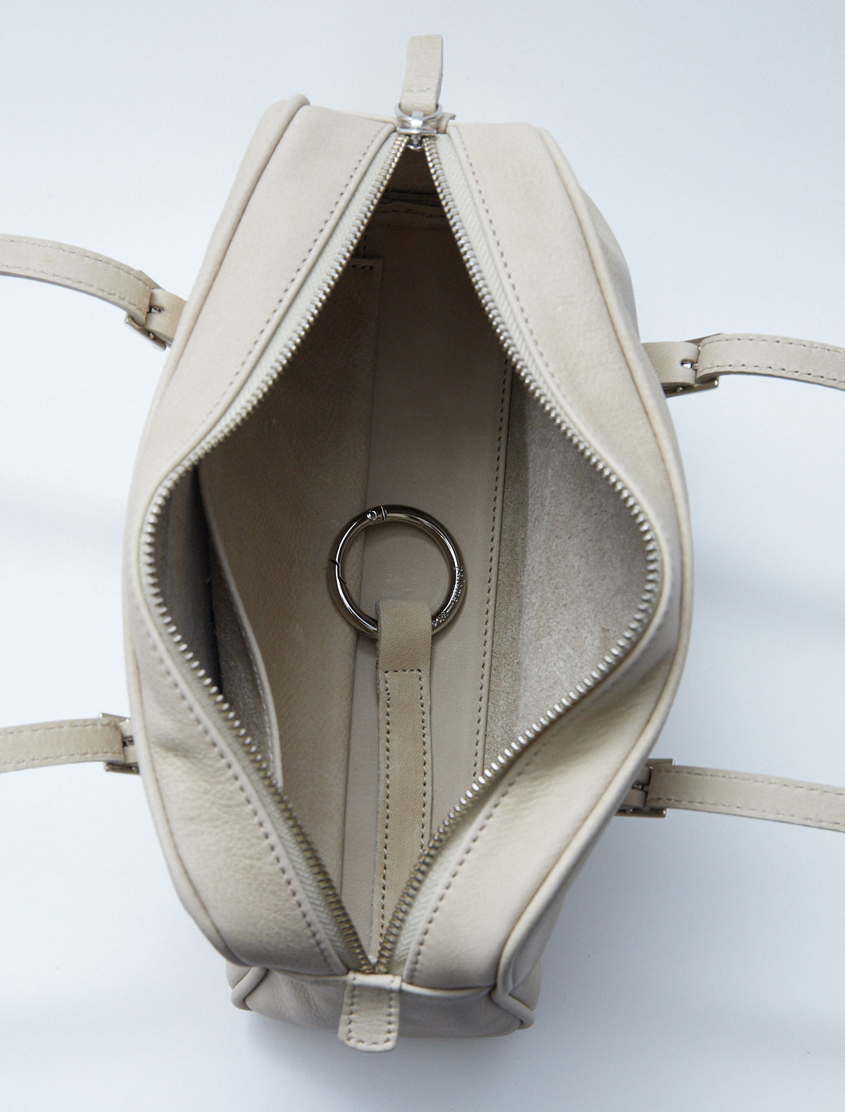 Soft cayetano leather bag beige