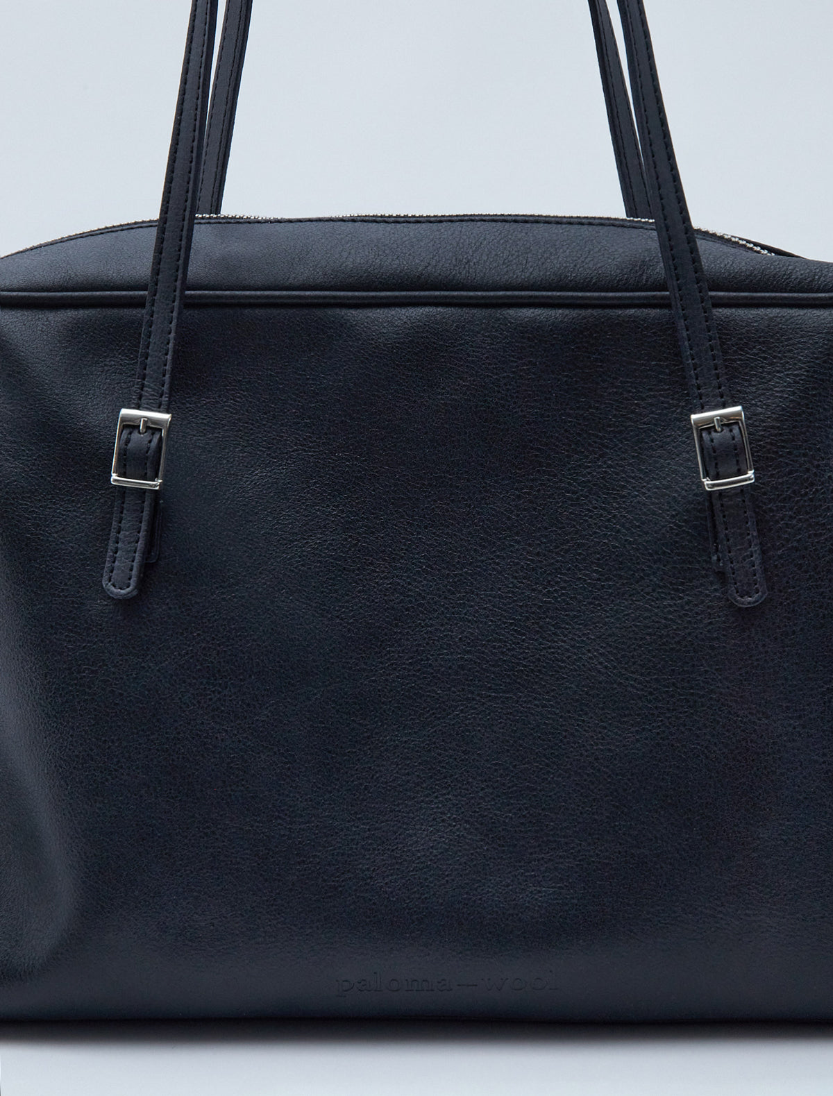 Soft caye leather bag black