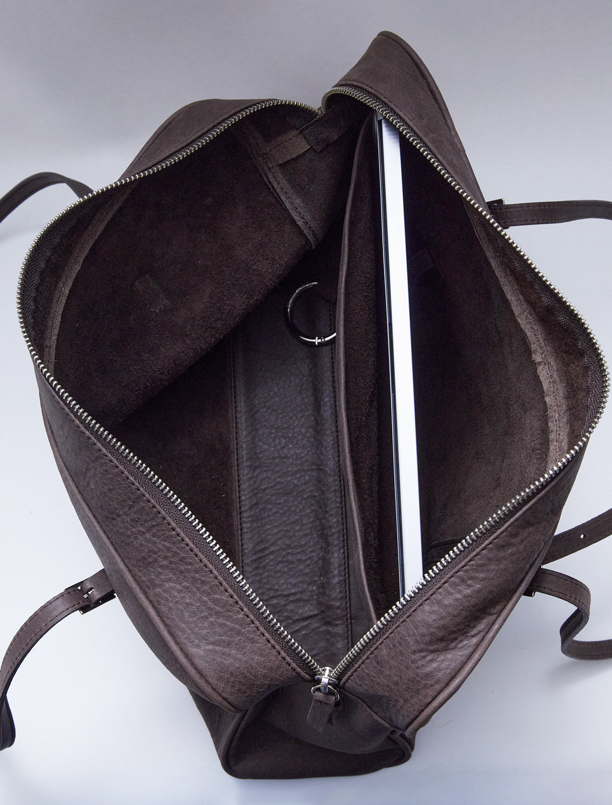 Soft caye leather bag darkbrown
