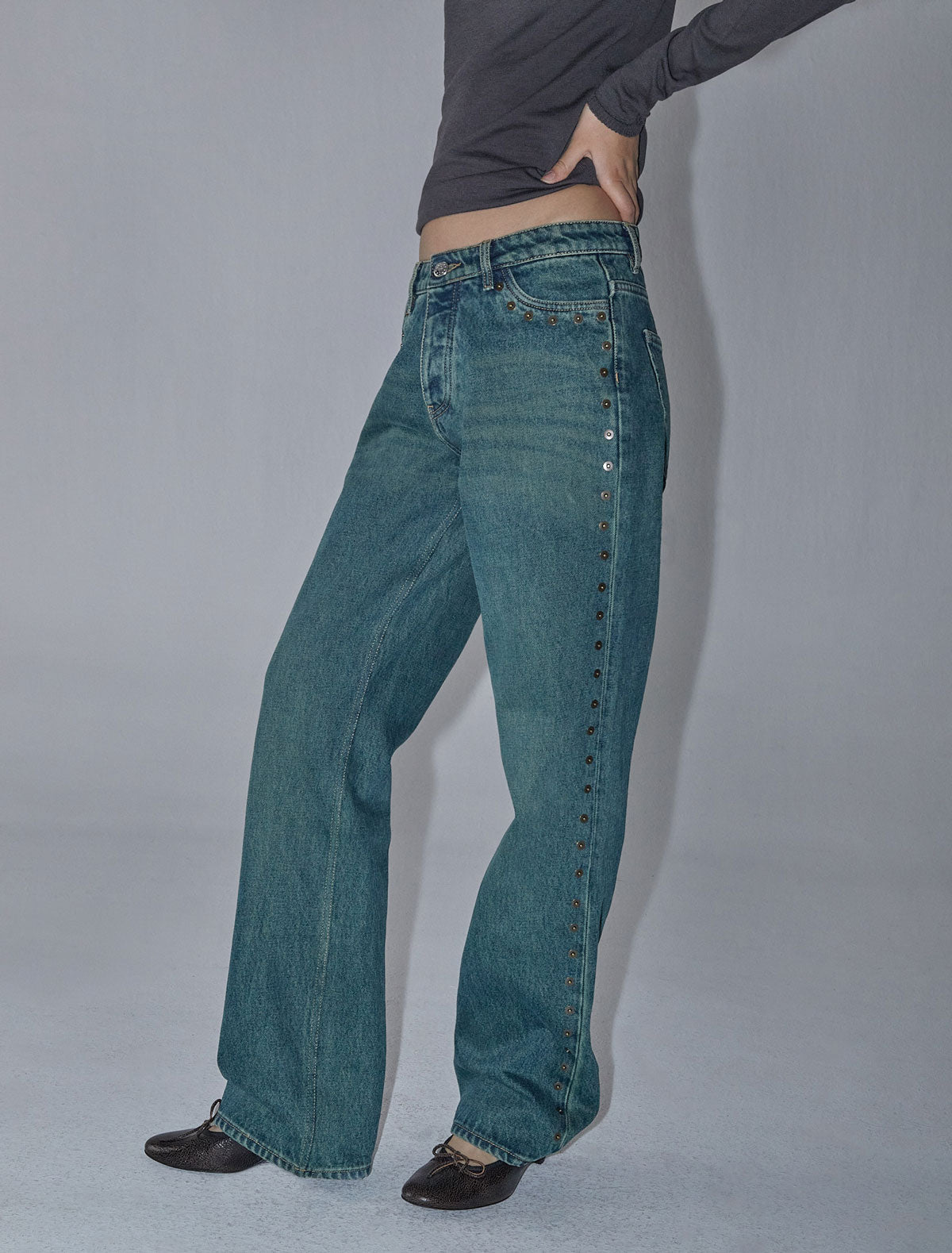 Crowd low waist pants metal detail seams denim