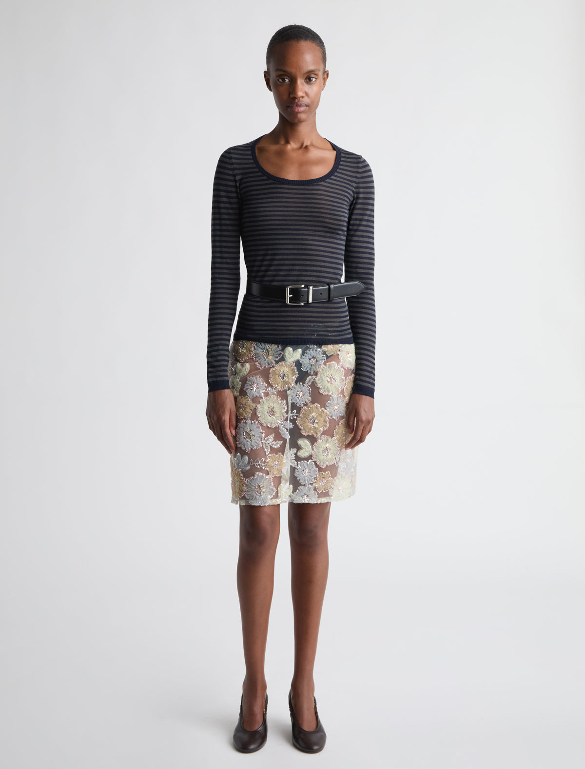 Juana waist waist belt custom metal plaque belt loop black