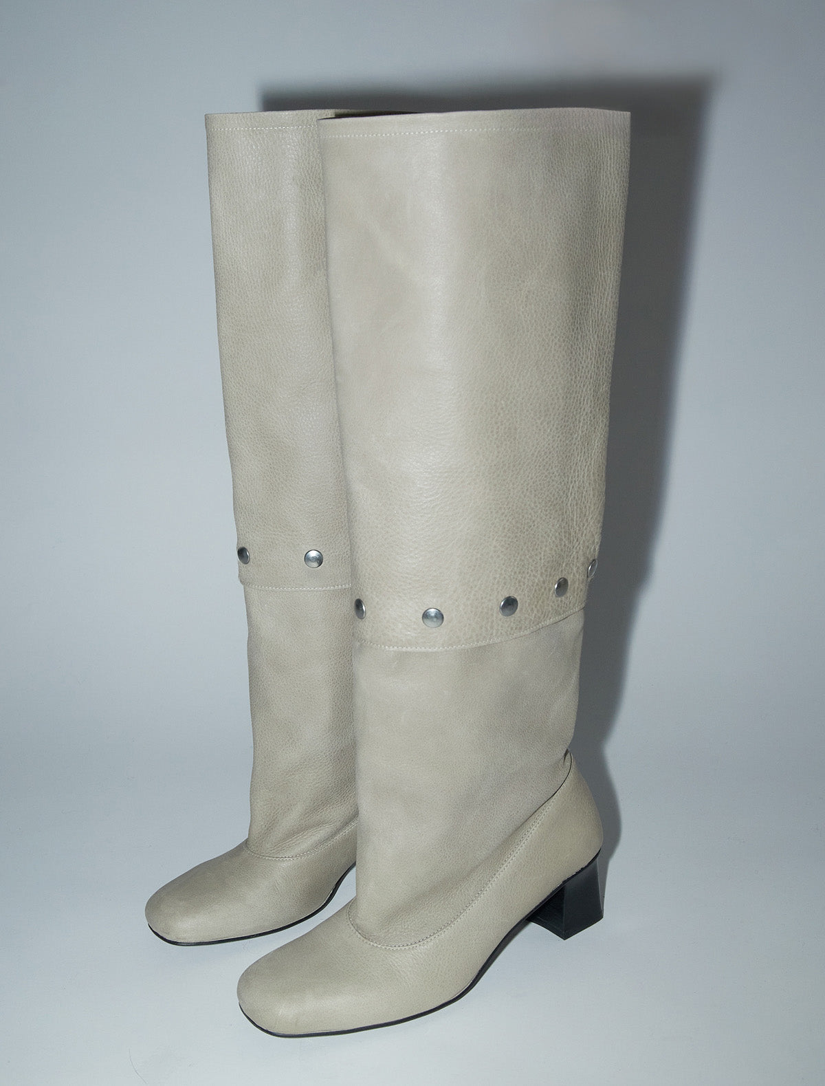 Jolie snaps tall wide loose shaft boot lightgrey
