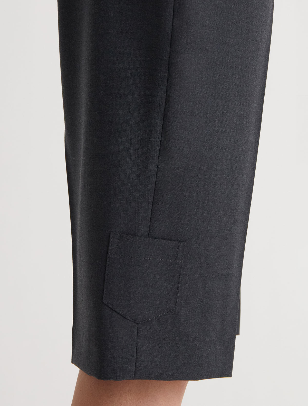 Marisa straight capri pants small pocket detail
