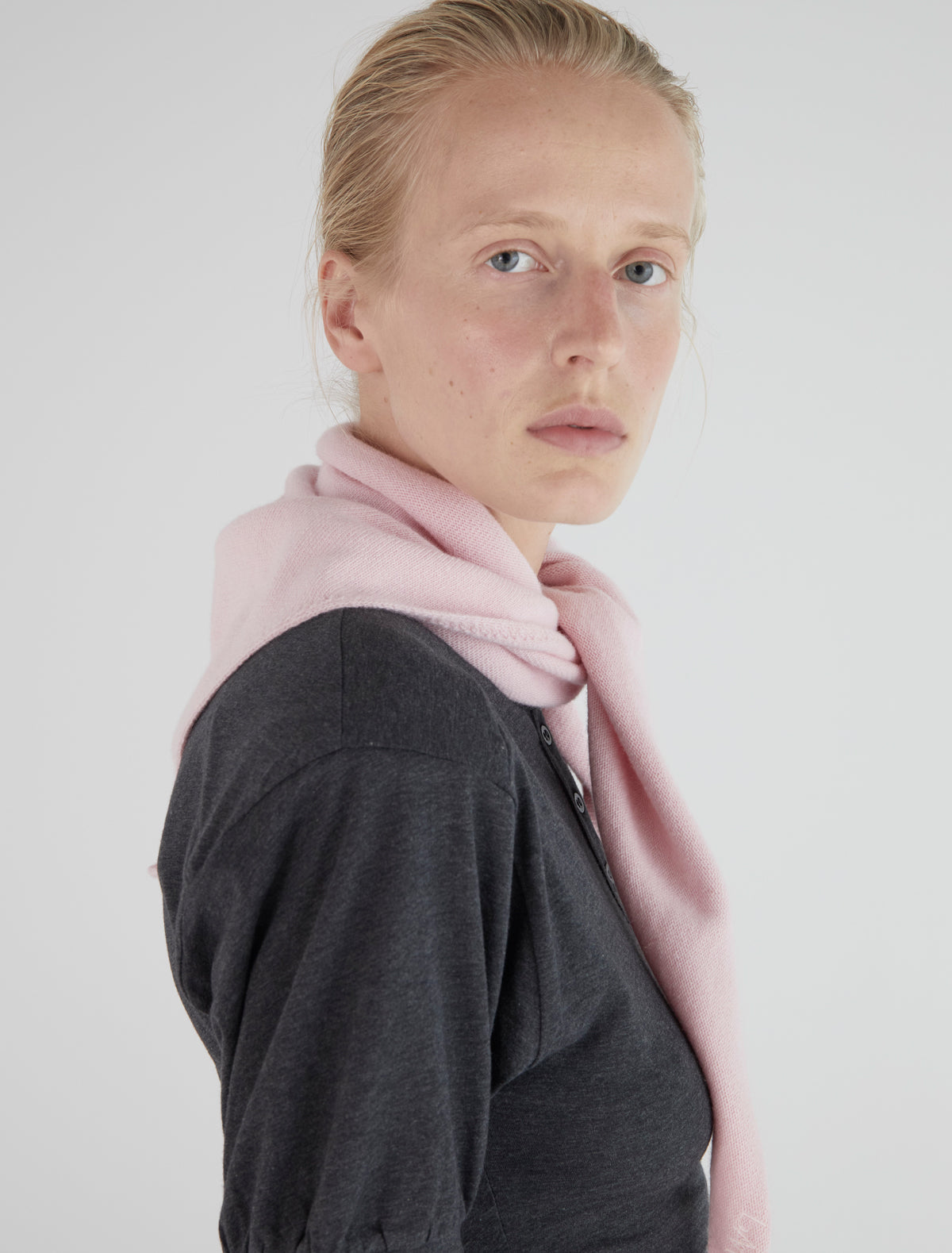 Prima soft warm wool triangle scarf softpink