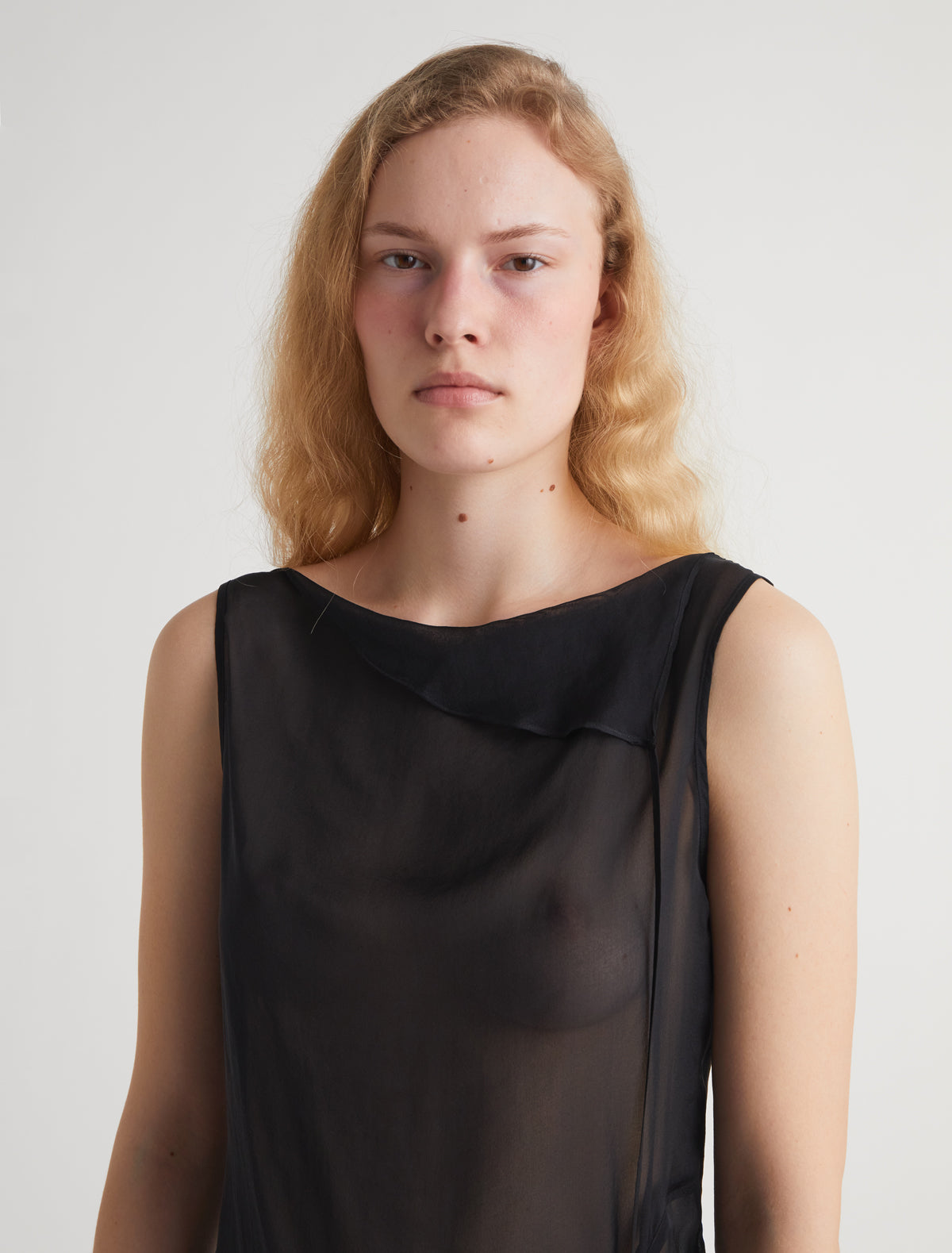 Sato sleeveless asymmetric top ribbons black