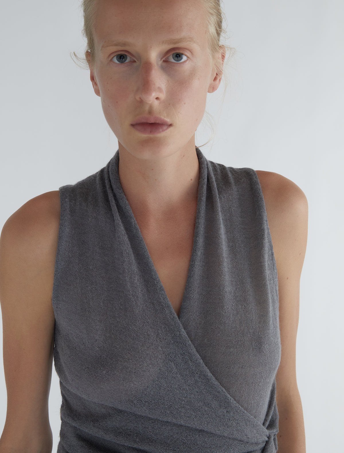 Sans sleeveless wrap top grey