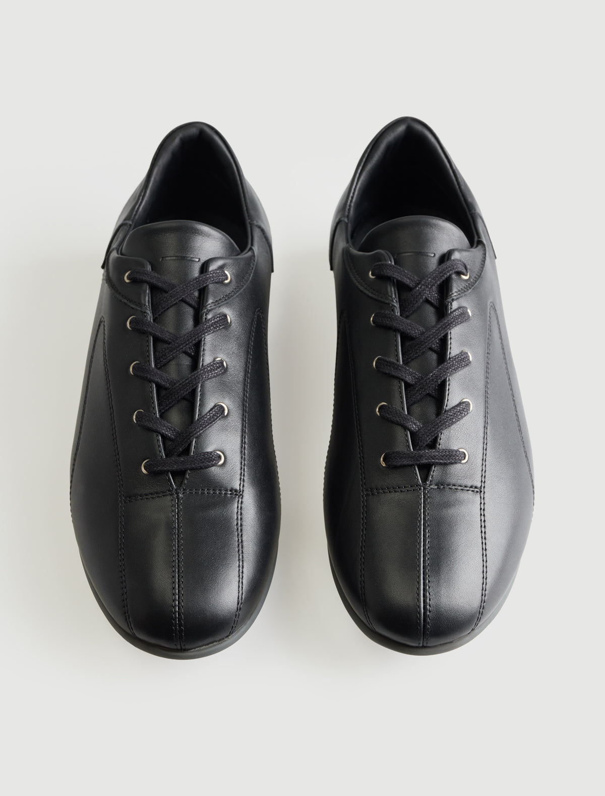 Miles b mens lace up sneakers rubber sole black