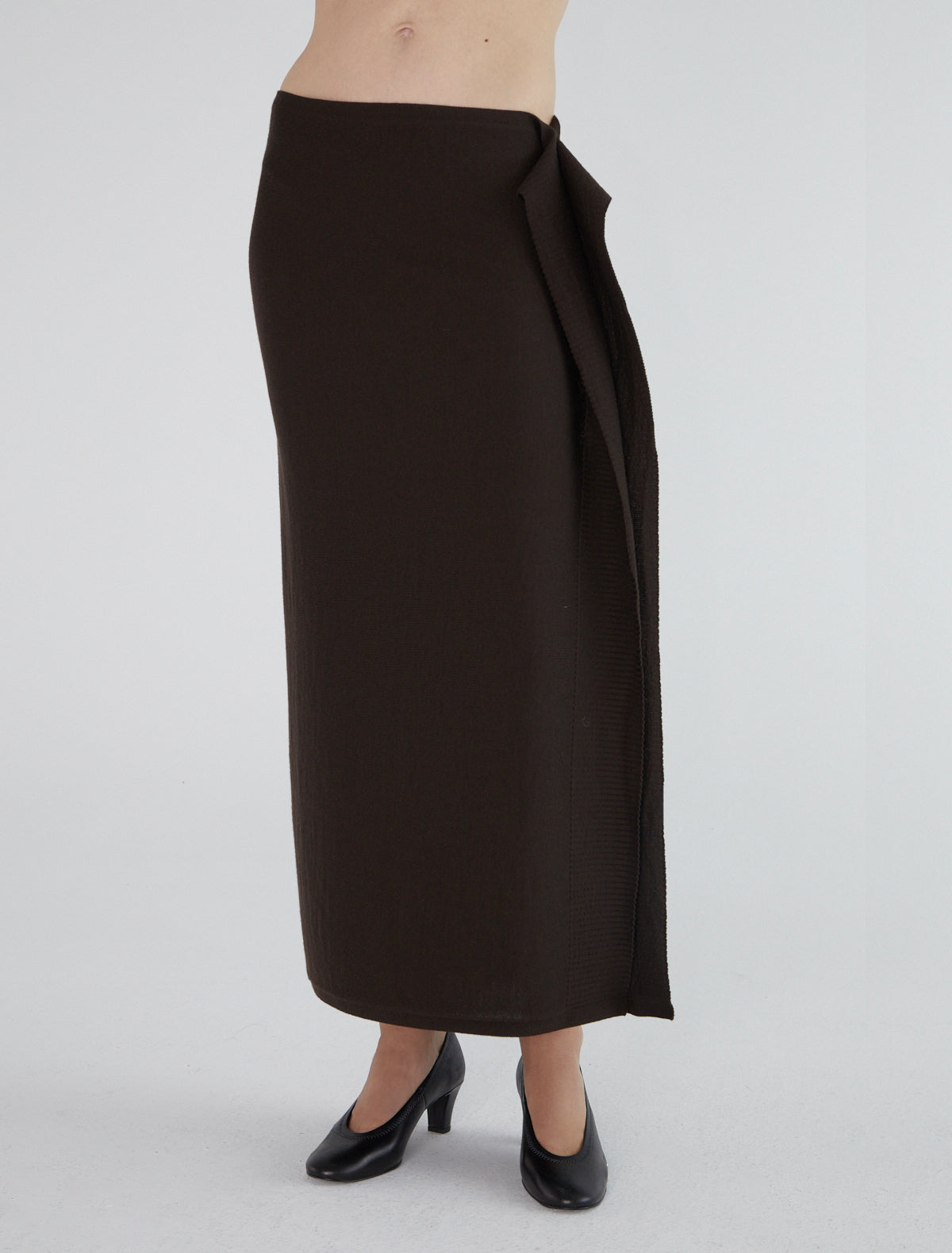 Long charco knitted skirt rectangular shape brown