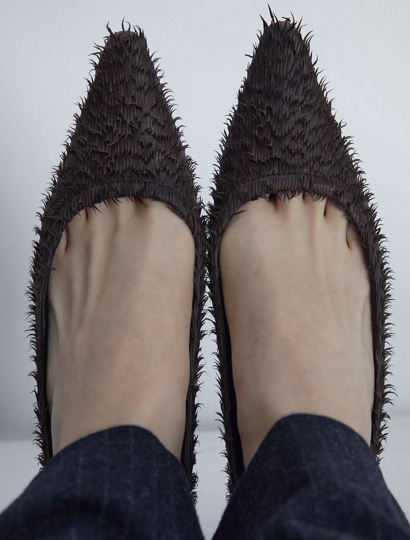 Leslie ii pointed toe pump heel brown