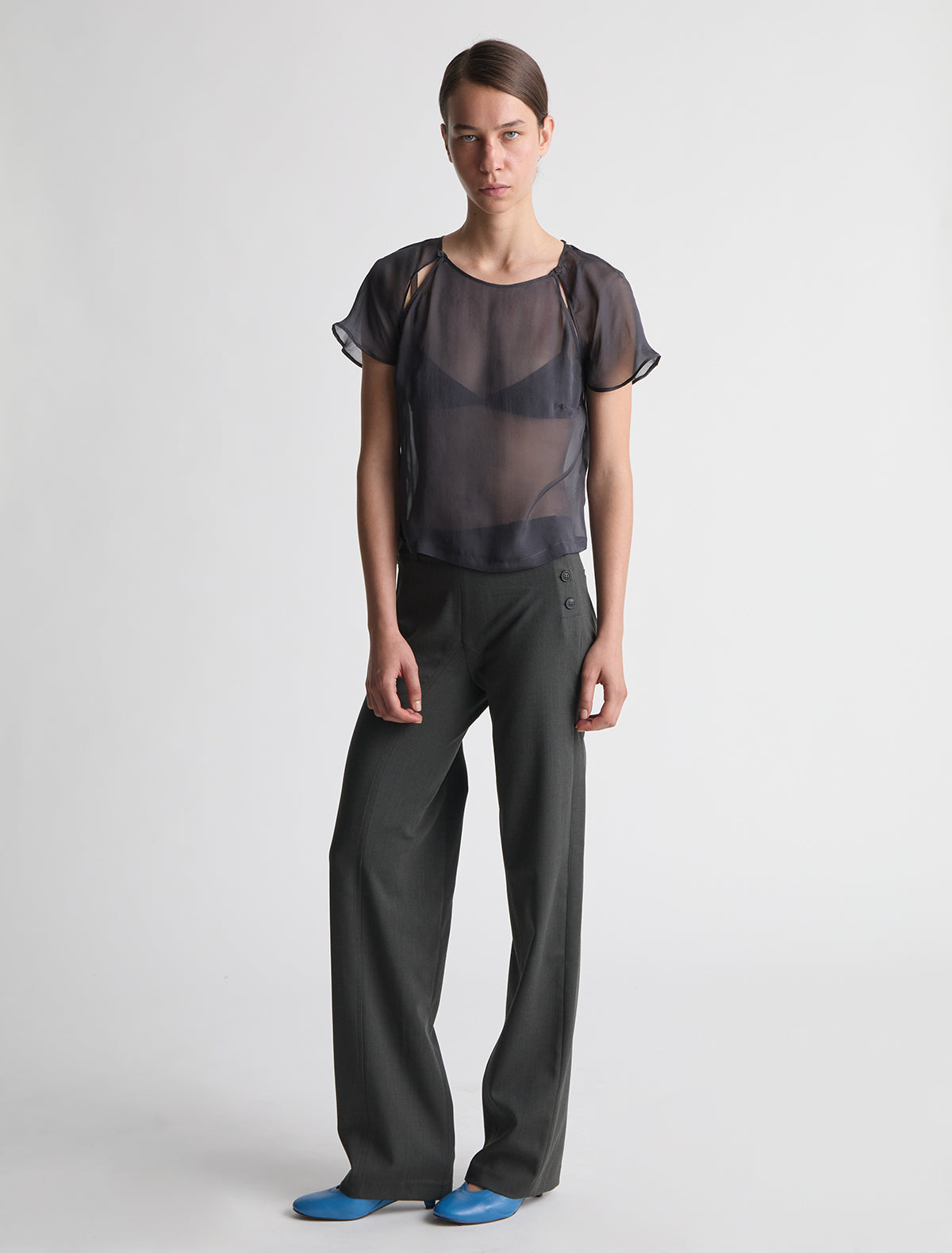 no 3046 / Lira