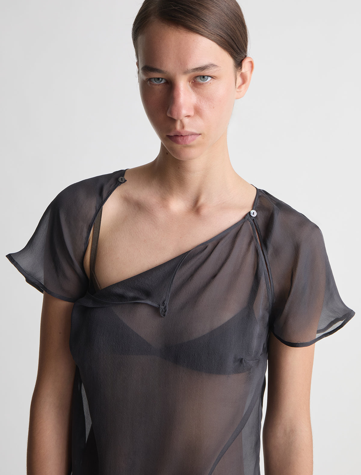Lira short sleeve silk top side armhole openings grey