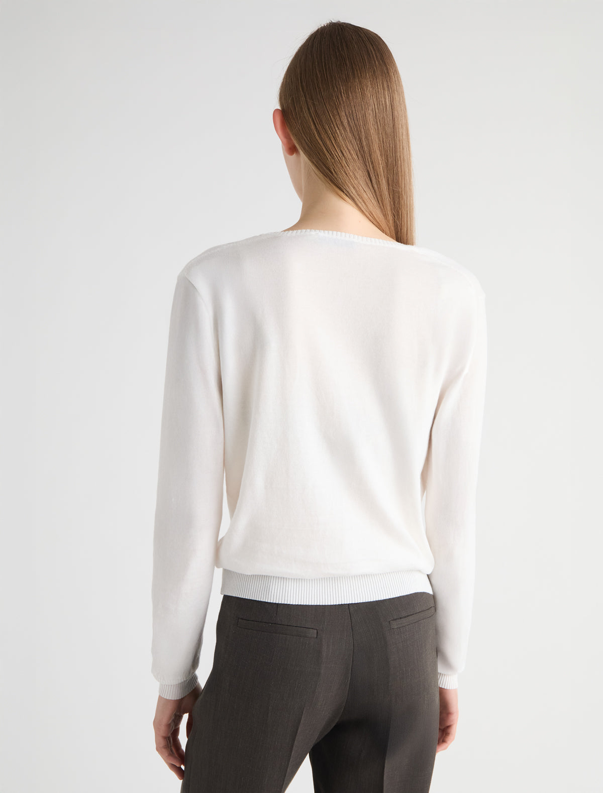 Omina long sleeve sweater deep v neckline white