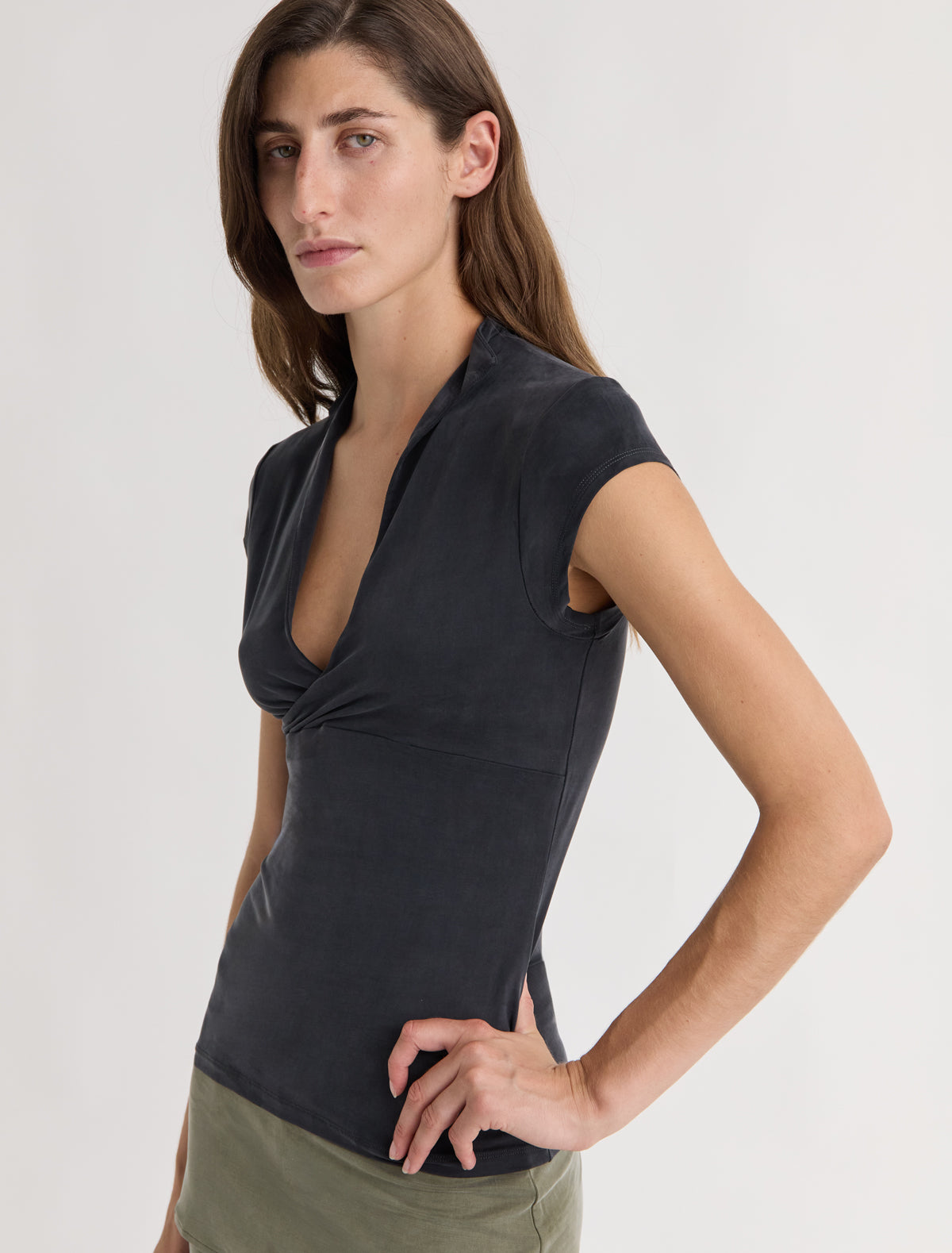 Tiven fitted short sleeve top crossed front black